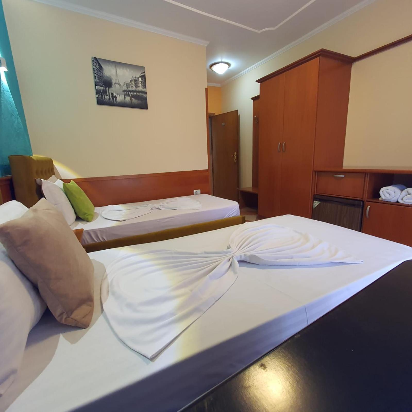 Quick Stop Hotel Тирана Экстерьер фото