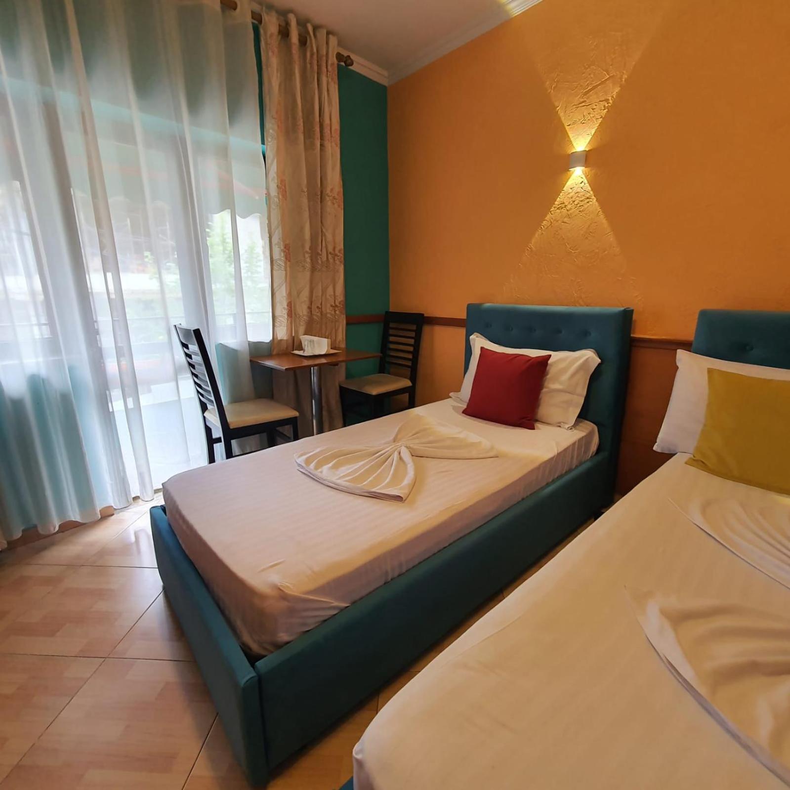 Quick Stop Hotel Тирана Экстерьер фото