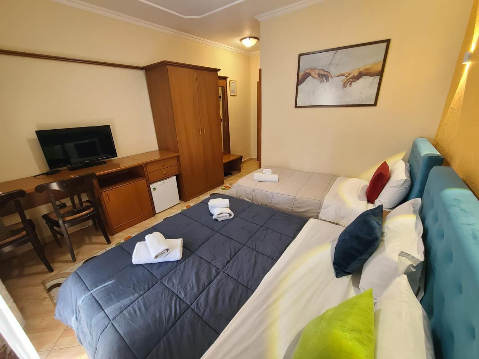 Quick Stop Hotel Тирана Экстерьер фото