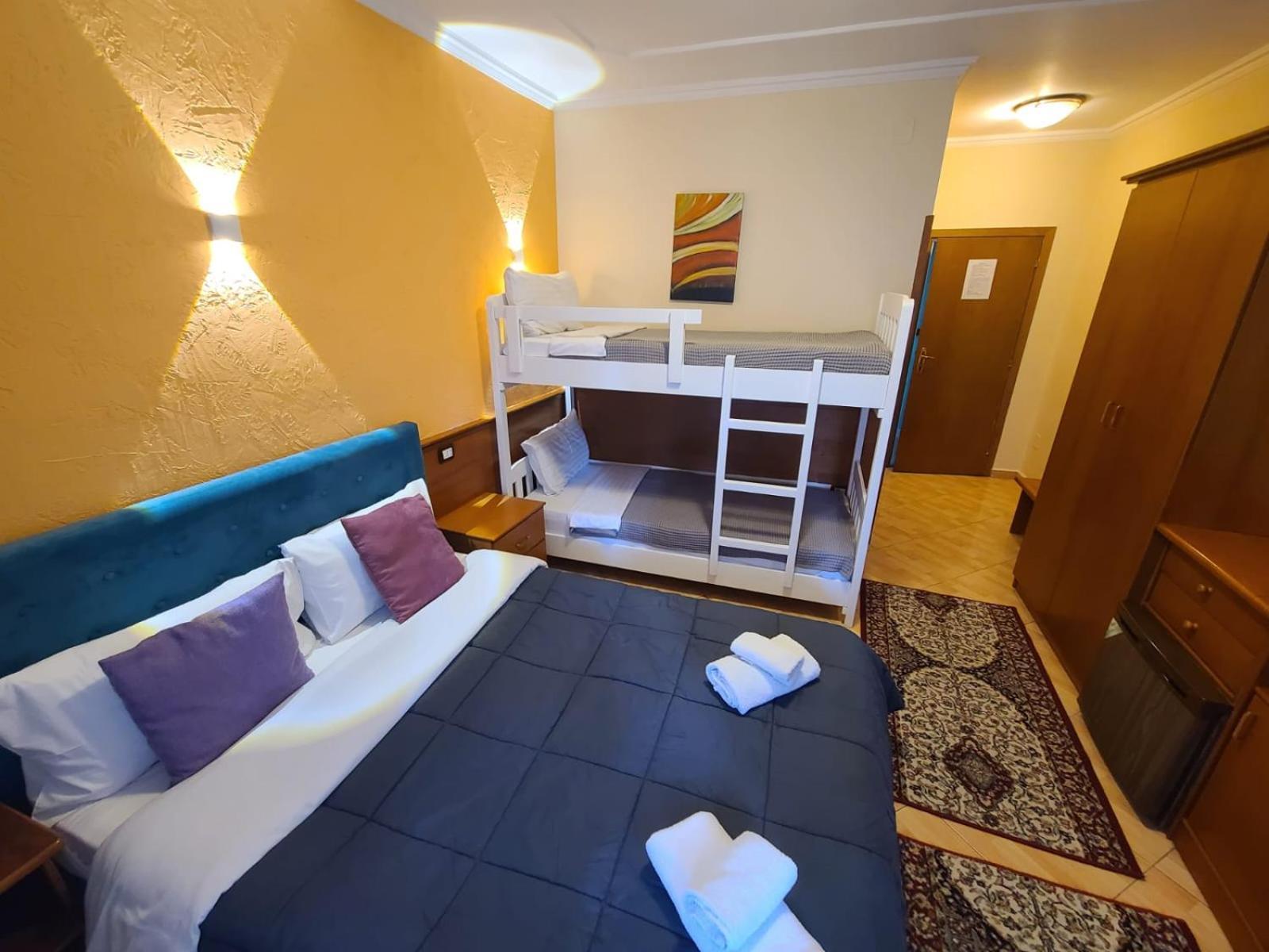 Quick Stop Hotel Тирана Экстерьер фото